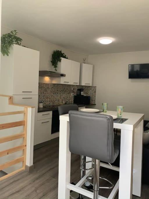 Ferienwohnung Le Cocon T2 Duplex 24 M2 Niort Exterior foto